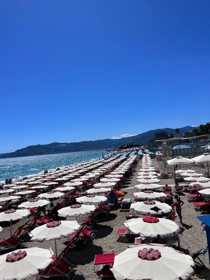 Savona Casa Per Vacanze E Lavoro Appartement Buitenkant foto